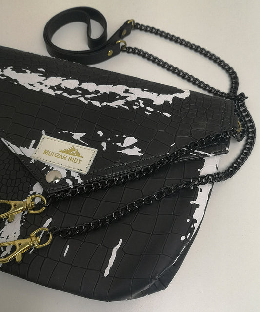 泰國手工 Muuzar Indy 仿鱷魚皮黑白潑墨小手袋 斜孭袋（限量款）