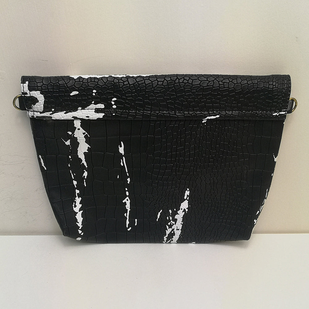 泰國手工 Muuzar Indy 仿鱷魚皮黑白潑墨小手袋 斜孭袋（限量款）