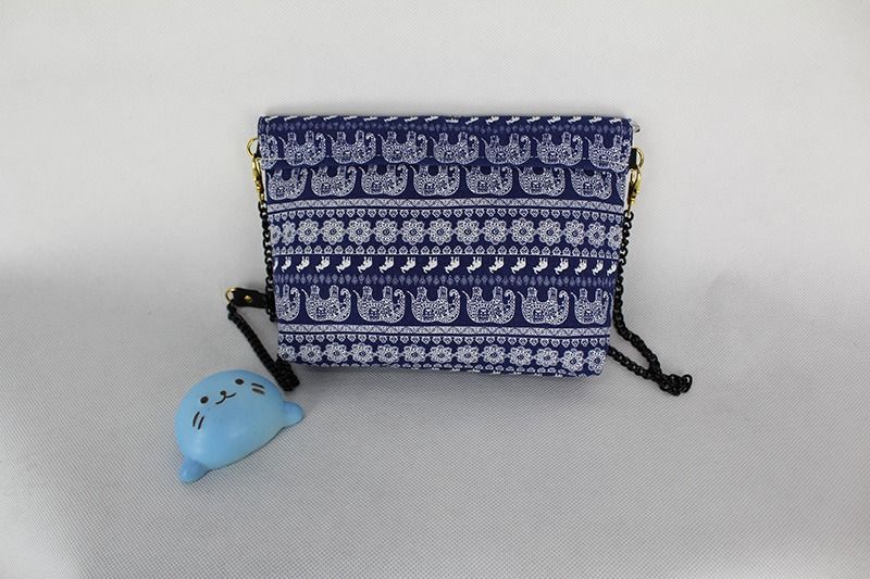 泰國手工 Muuzar Indy 無紡布藍色大象圖案小手袋 斜孭袋（限量款）